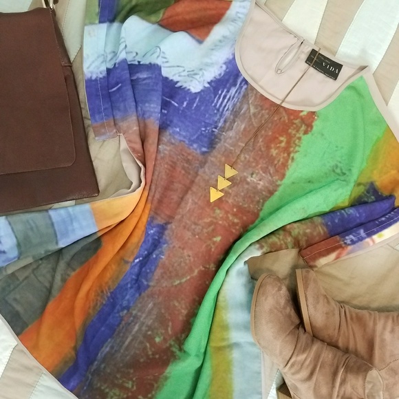 Art inspired XL light weight blouse by Vida - Picture 3 of 4